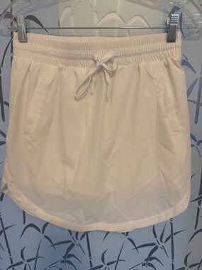 HALARA White Drawstring Skort